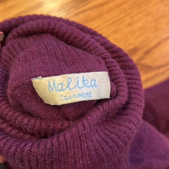 Malika Cashmere Woman’s Maroon Cashmere Turtleneck Size XS - Picture 5 of 5